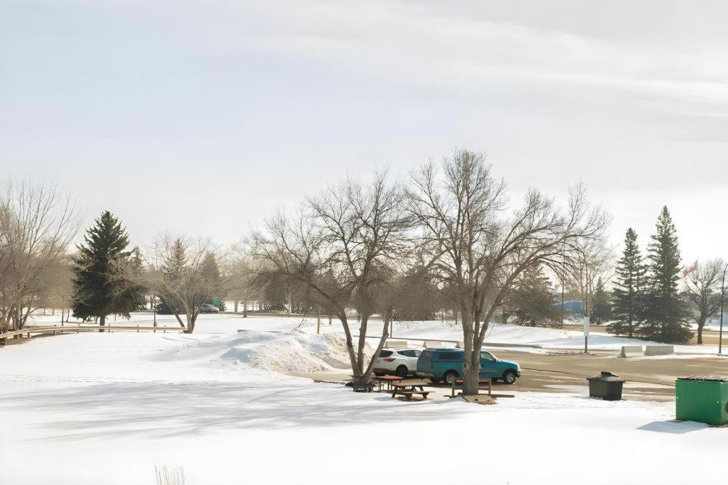 Medicine Hat Inn & Suites Esterno foto