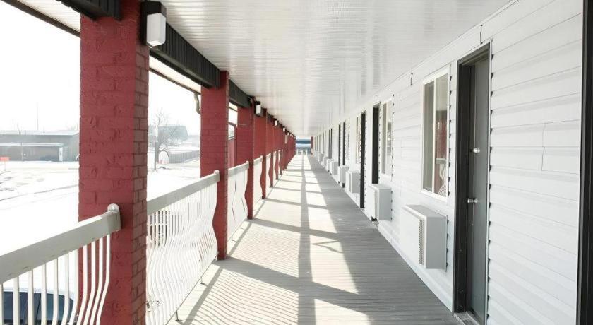 Medicine Hat Inn & Suites Esterno foto