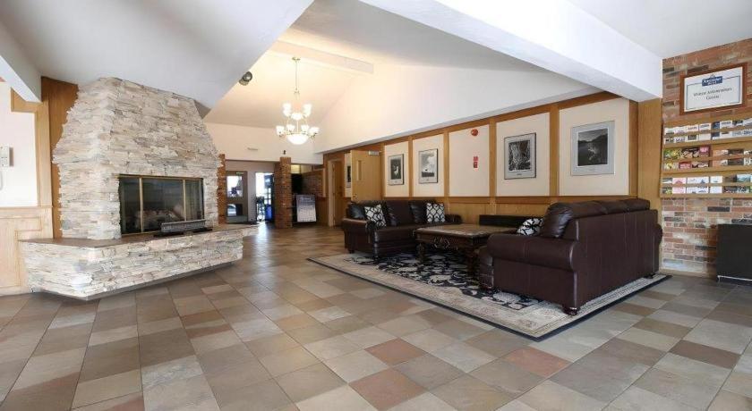 Medicine Hat Inn & Suites Esterno foto
