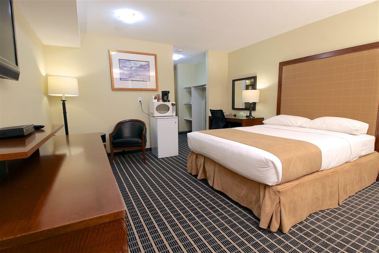 Medicine Hat Inn & Suites Esterno foto