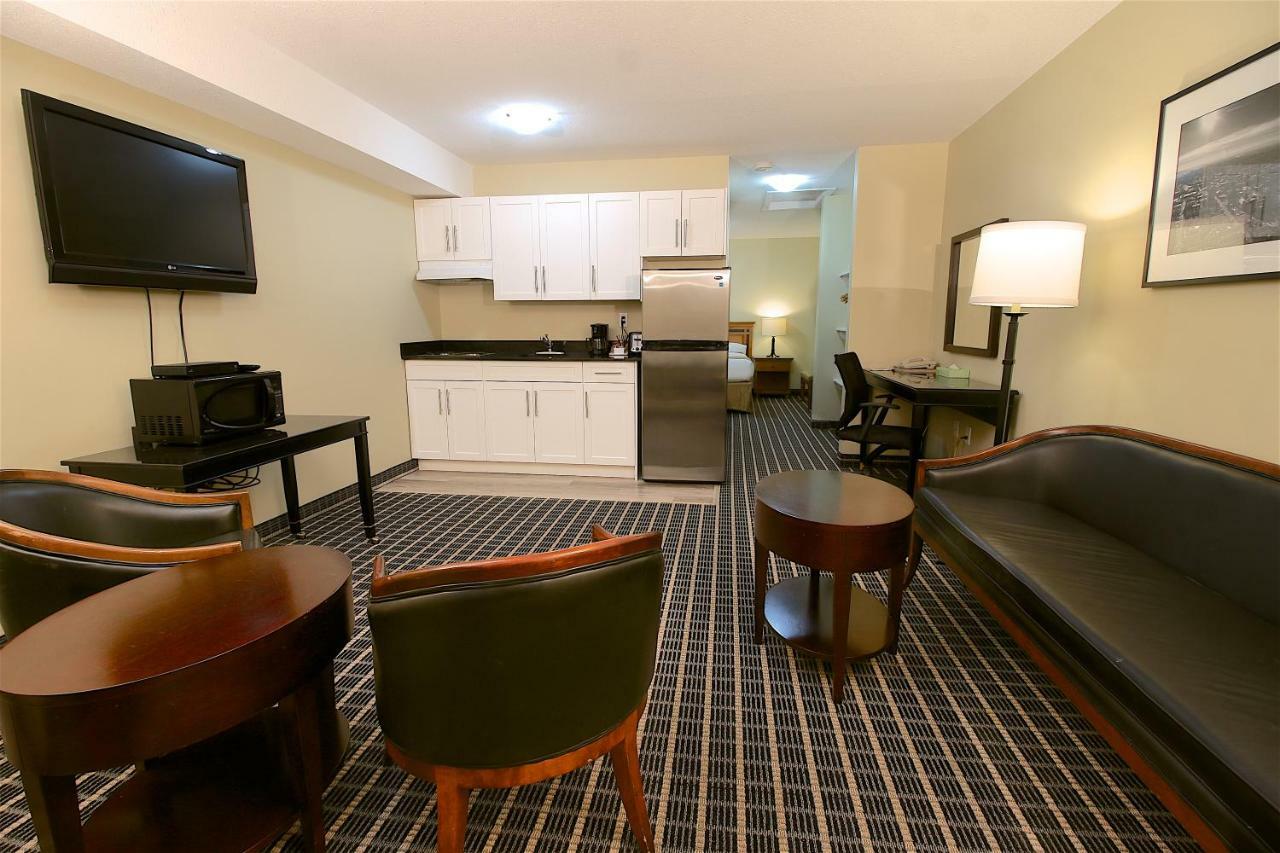 Medicine Hat Inn & Suites Esterno foto