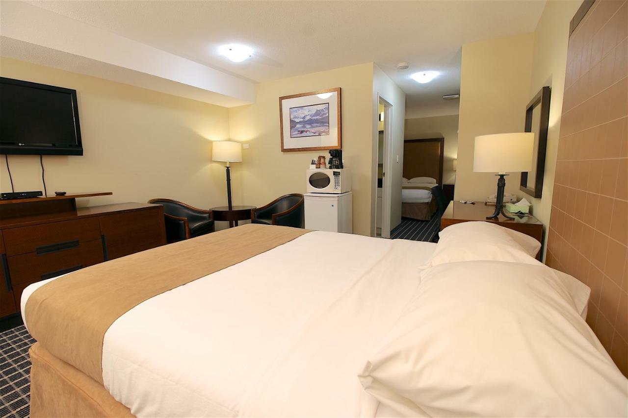 Medicine Hat Inn & Suites Esterno foto